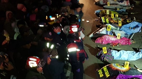 Đứng xem tai nạn, 32 người bị xe tải đâm chết ở Guatemala