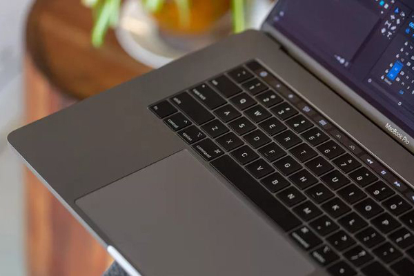 Apple thừa nhận sự cố kẹt bàn phím trên MacBook