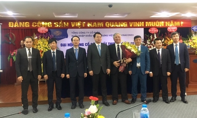 Biến lớn tại Vinaconex, tòa án tạm dừng khẩn cấp nghị quyết bầu HĐQT mới