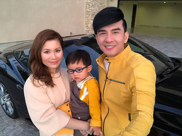 Mới 2 tuổi, con trai Đan Trường đã đầy quần áo hàng hiệu, xứng danh