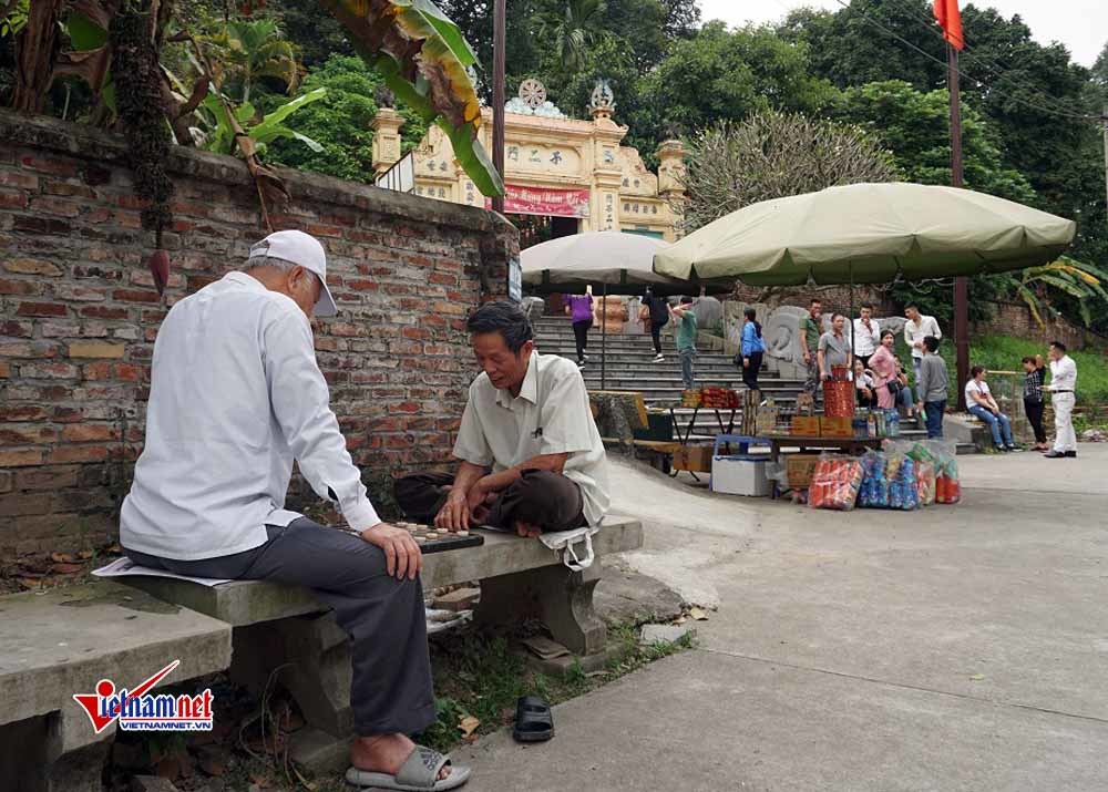 Ngôi chùa không hòm công đức, không đốt vàng mã ở Bắc Ninh