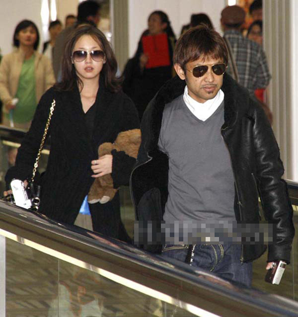 Sao 'Má»t lÃt nưá»c mắt': Cưá»i chá»ng hÆ¡n 22 tuá»i, phạt 2 tá»· Äá»ng nếu ngoại tình