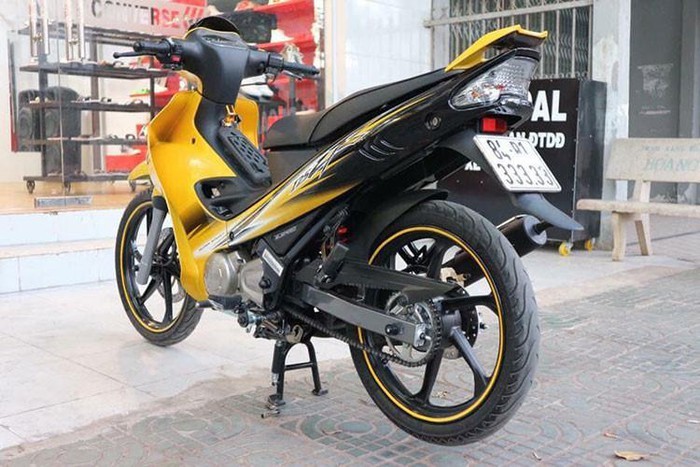 Xôn xao xe máy Yamaha cũ bán giá cao hơn ô tô đời mới