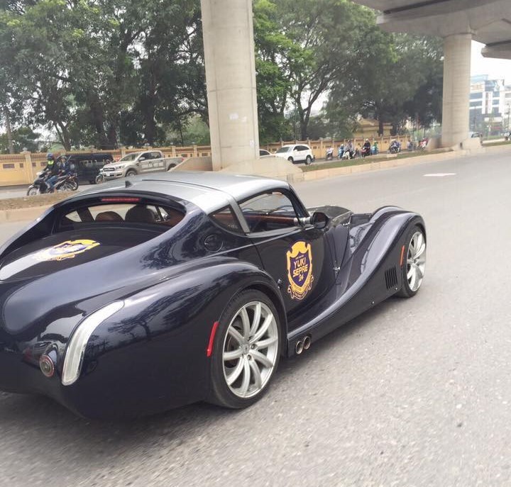 Siêu xe thân gỗ Morgan Aero Supersport 'siêu độc' lăn bánh tại Hà Nội