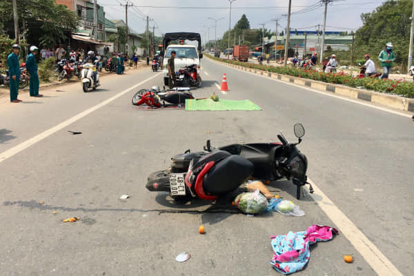 Tai nạn giao thông liên hoàn, một phụ nữ chết thảm