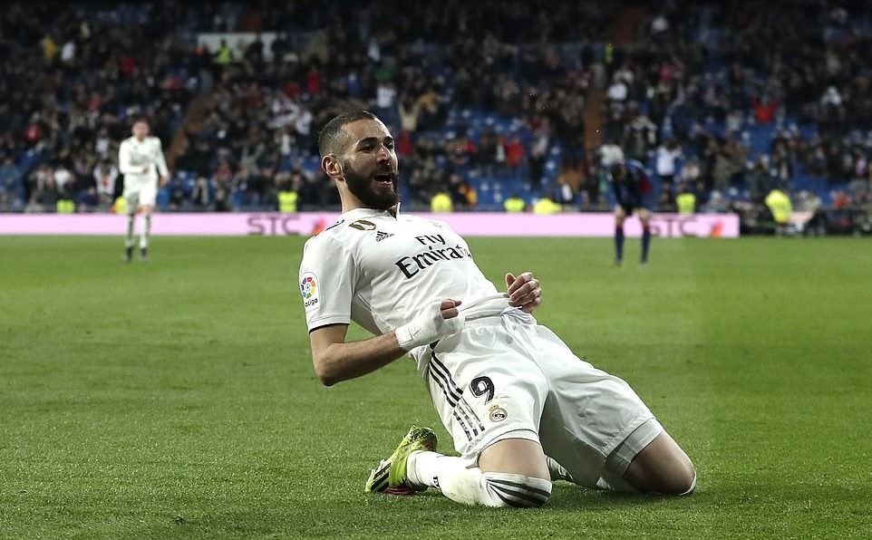 Benzema ghi tuyệt phẩm, Real thắng trận thứ 2 cùng Zidane