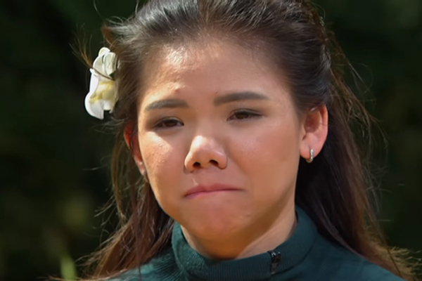 Cô gái Việt 19 tuổi khóc nức nở vì bị loại khỏi top 20 American Idol