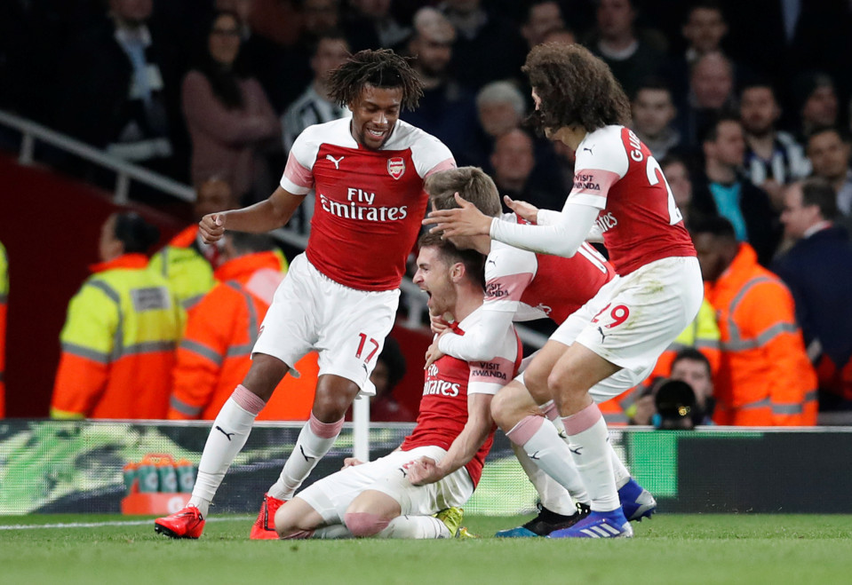 Arsenal vượt MU chiếm vị trí thứ 3 Ngoại hạng Anh