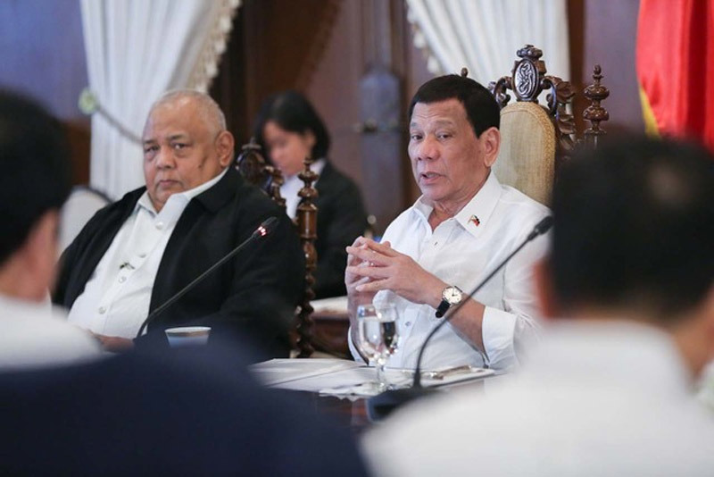 Tổng thống Philippines ra lệnh rà soát mọi hợp đồng chính phủ