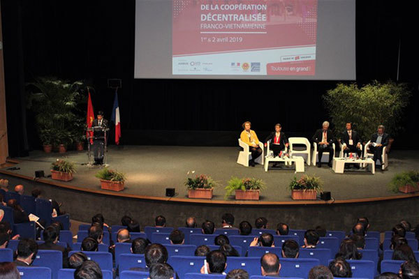 Cooperation between Vietnamese, French localities in spotlight