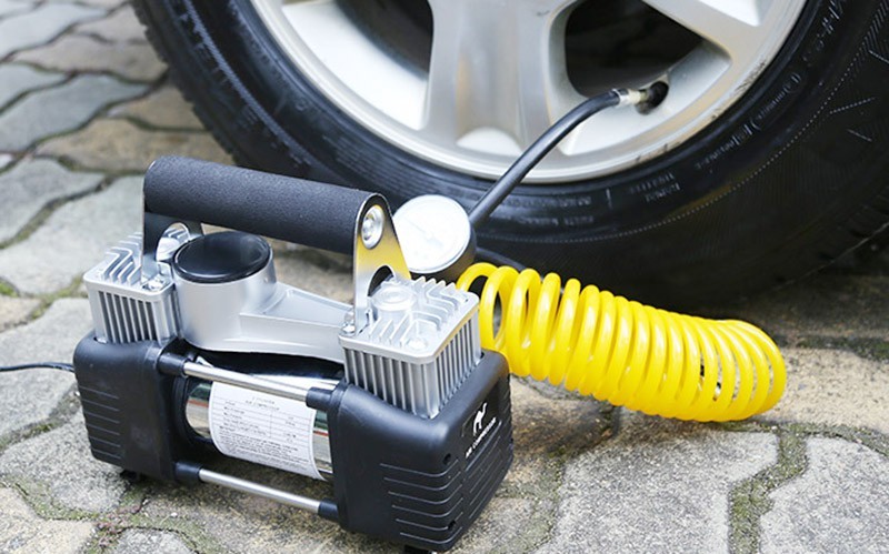Sai lầm khi dùng bơm ô tô mini khiến ‘xế hộp’ nhanh tàn