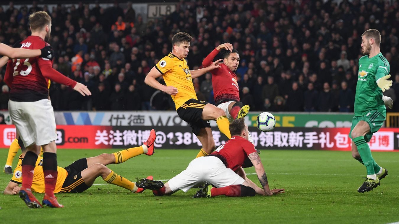 MU phơi áo trước Wolves vì 2 sai lầm cá nhân