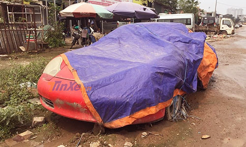 Siêu xe thể thao Porsche lại bị 'bỏ xó' tại Hà Nội