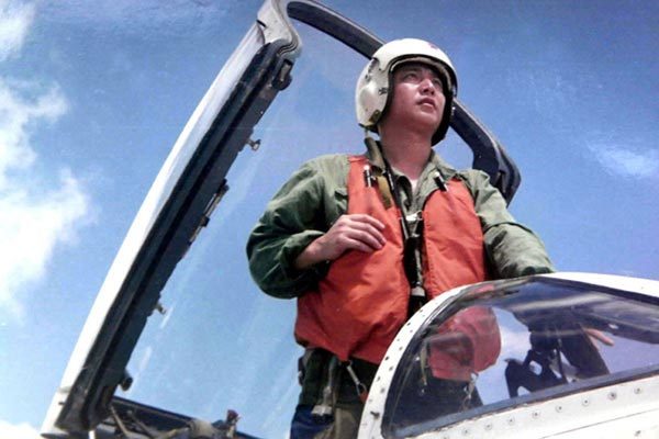 Hé lộ vụ va chạm giữa máy bay quân sự Trung - Mỹ 18 năm trước