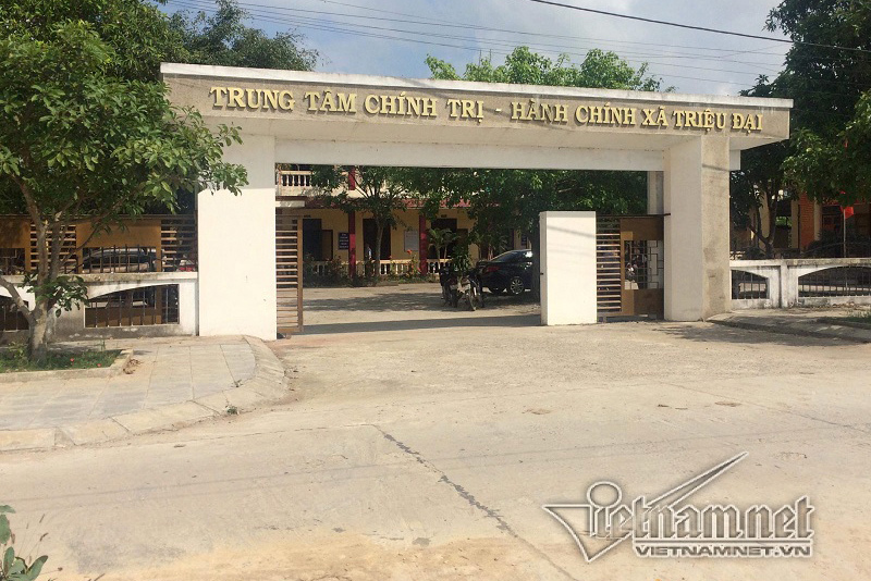 Vừa thăng chức, trưởng phòng lộ sai phạm thời làm quan xã