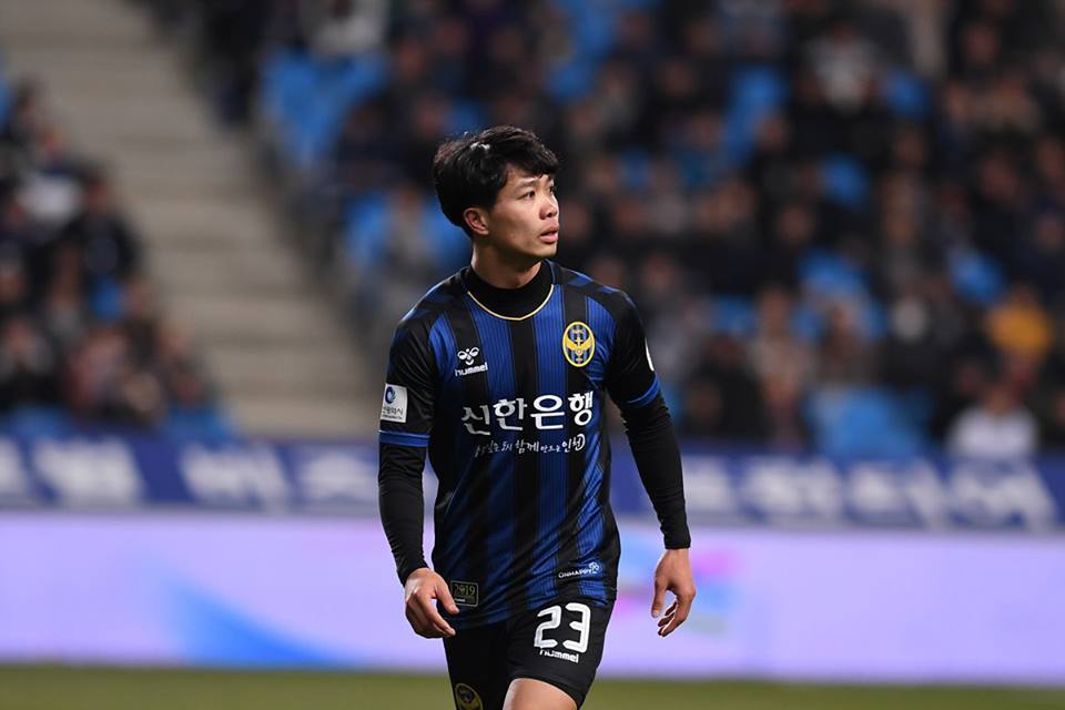 Công Phượng chìm với Incheon United: Về đi, kẻo muộn!