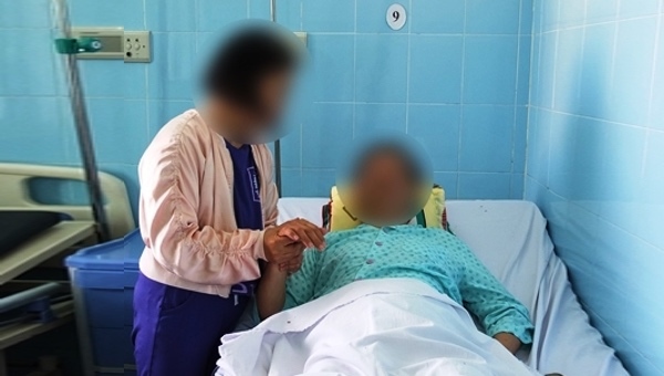 Nam thanh niên phải 17 lần tạo đường tiểu sau ca tai nạn