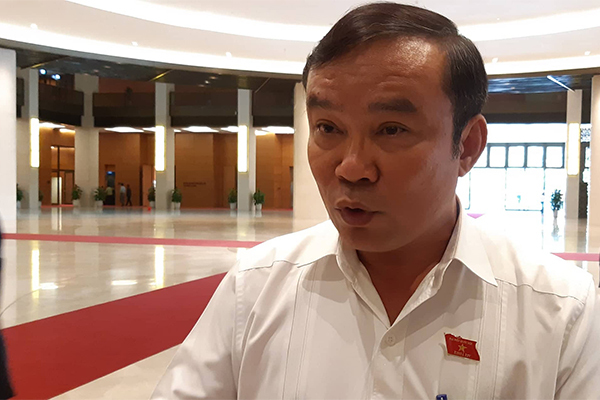 Vụ cựu Phó viện trưởng VKS sàm sỡ không hay ho, vui vẻ gì với người Đà Nẵng