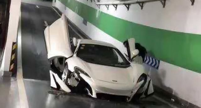 Nghi vấn siêu xe McLaren 650S bị toác đầu khi lao dốc xuống hầm là hàng nhái