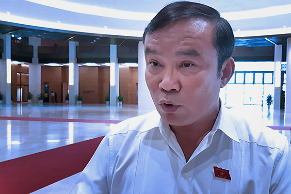 Vụ cựu Phó viện trưởng VKS sàm sỡ không hay ho, vui vẻ gì với người Đà Nẵng