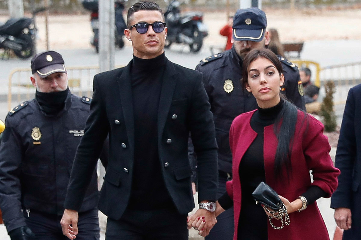 Cristian Ronaldo thua kiện báo Đức trong vụ trốn thuế