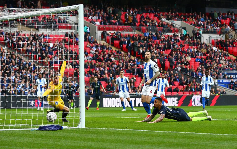 Man City nhọc nhằn vào chung kết FA Cup