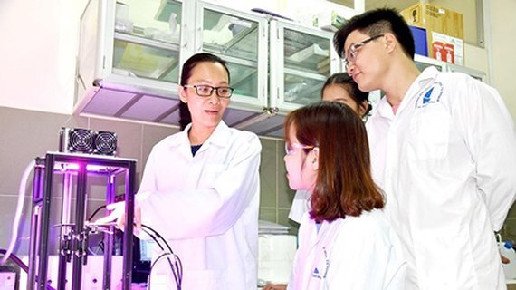 New invention on solar cells displays promising future in VN