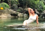 54 tuổi, mấy ai vẫn tự tin mặc bikini, váy cúp ngực sexy như MC Nguyễn Cao Kỳ Duyên
