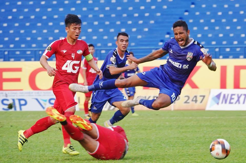 Thua Bình Dương, Viettel lún sâu dưới đáy V-League