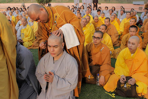 Sau ồn ào kỳ thị màu da, Lê Dương Bảo Lâm xuống tóc