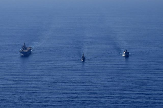 Chiến hạm, chiến cơ Mỹ tập trận rầm rộ ở Biển Đông