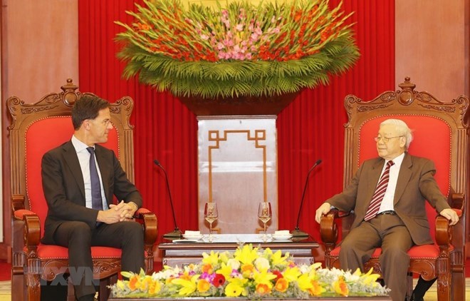 Vietnamese Party, State and NA leaders host Dutch Prime Minister