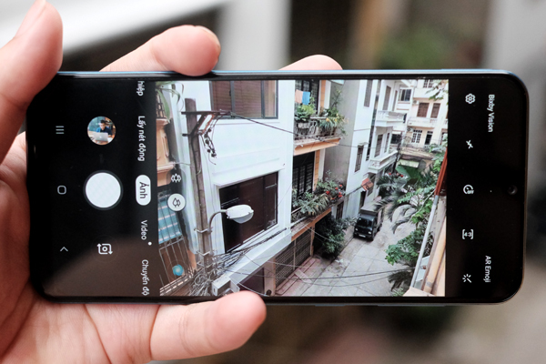 Đánh giá Galaxy A50: Smartphone tầm trung vẫn có cảm biến vân tay dưới màn hình