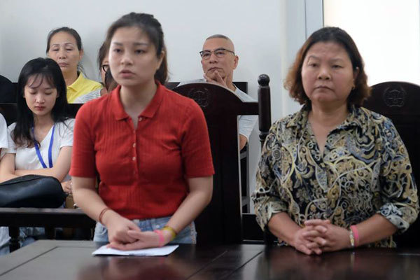 Hà Nội: Cô giáo cùng mẹ đánh hàng xóm bị tăng hình phạt