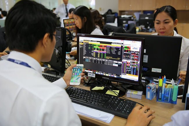 Stock losses extend for second day