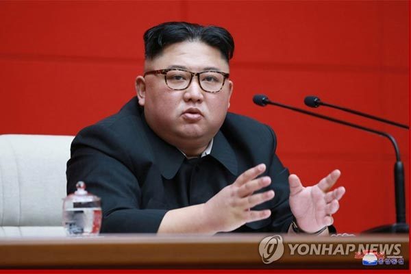 Kim Jong Un dọa giáng trả các thế lực áp lệnh trừng phạt