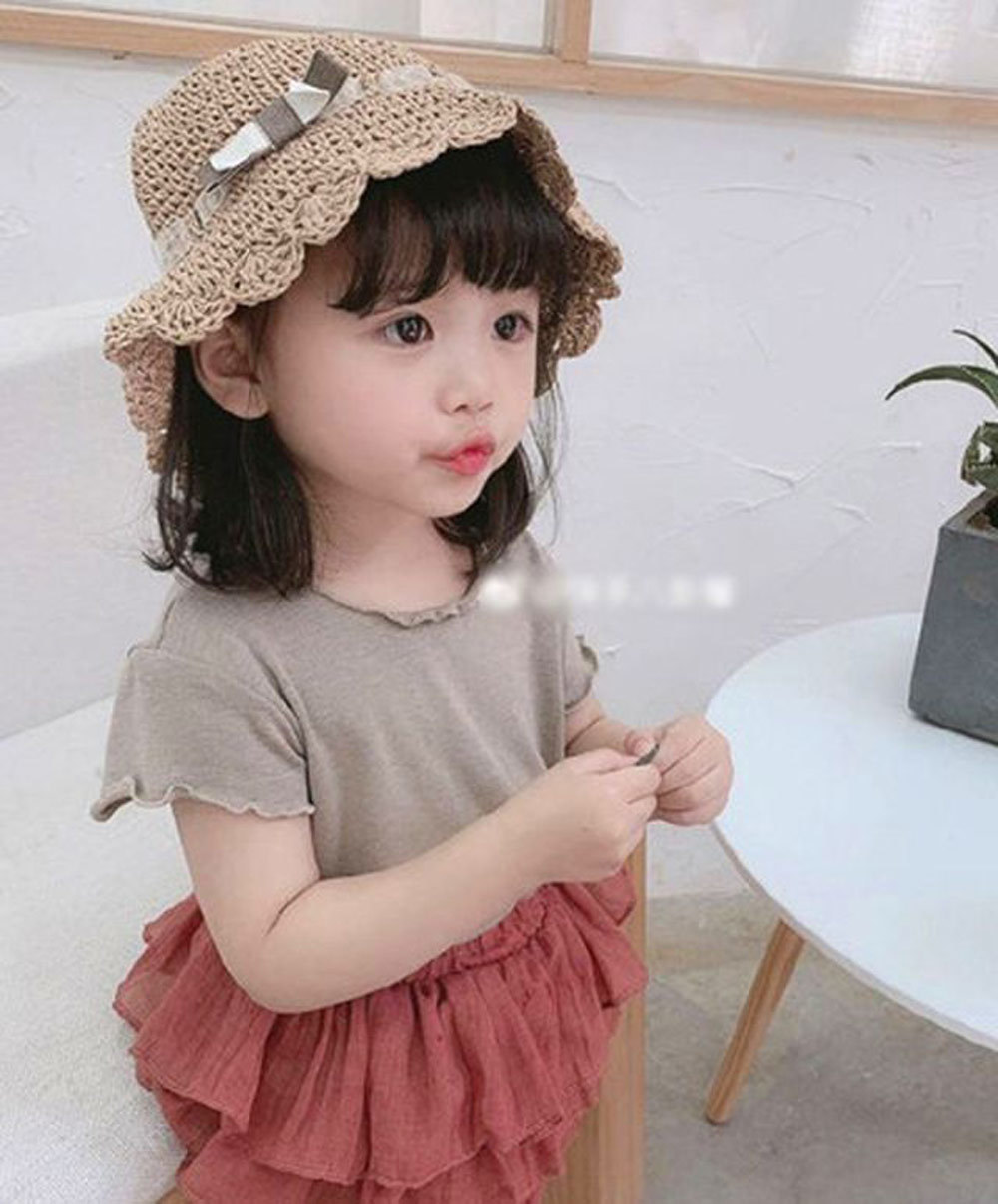 Chụp ảnh là một trải nghiệm thú vị cho mọi người nhưng đôi khi lại gặp phải những tai nạn khó đỡ. Hình ảnh bé gái bị đá khiến chúng ta phải thốt lên “coi chừng” nhưng cũng đầy cảm động. Hãy xem ngay để được trải nghiệm điều đó.