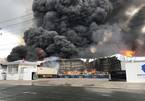 Bình Dương: Cháy lớn ở khu công nghiệp, khói đen khổng lồ bốc cuồn cuộn