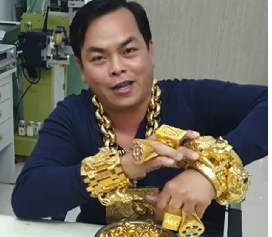 Ngã ngửa với 'lò luyện vàng' trong nhà Phúc XO