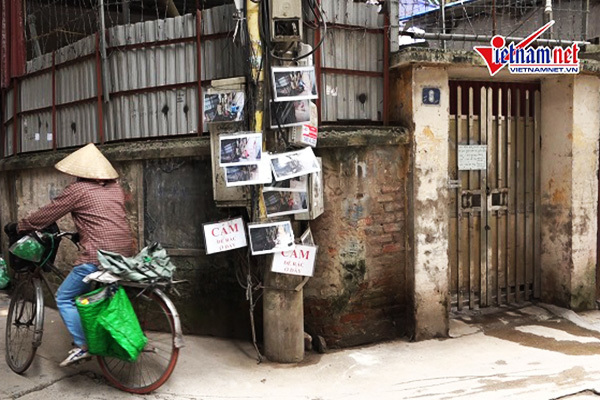 Cột điện kỳ lạ có khả năng chống ‘rác tặc’ giữa Thủ đô