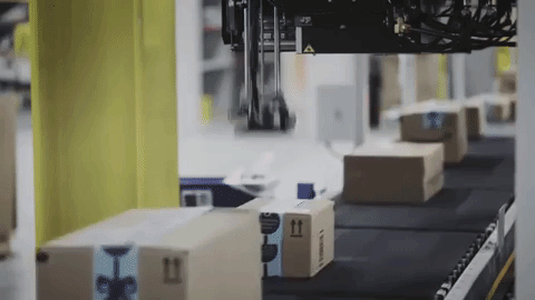 Nhà kho khổng lồ của 'đế chế' thương mại điện tử Amazon hiện đại cỡ nào?