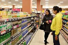 Xuất khẩu chất lượng cao, nội địa tiêu chuẩn thấp: Hại người Việt