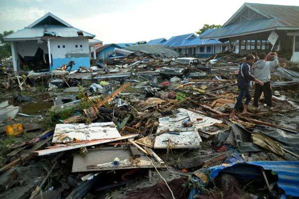 Động đất mạnh tấn công Indonesia, cảnh báo sóng thần