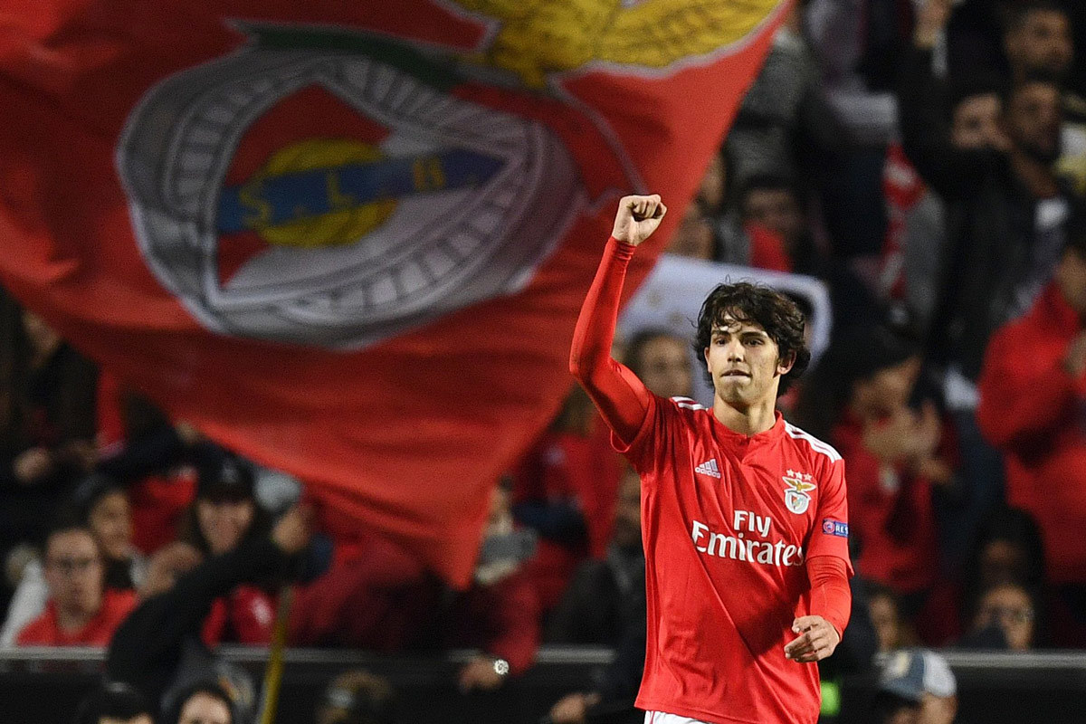 Juventus qua mặt MU, lấy Joao Felix và De Ligt