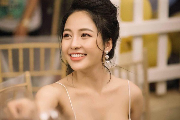 Hot girl Trâm Anh: ‘Mẫu bạn trai của mình là đàn ông lãng mạn’
