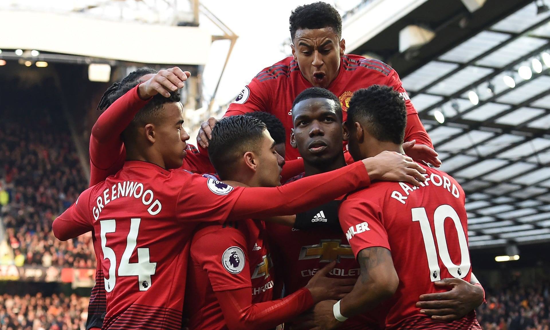 Pogba lập cú đúp 11m, MU thắng 