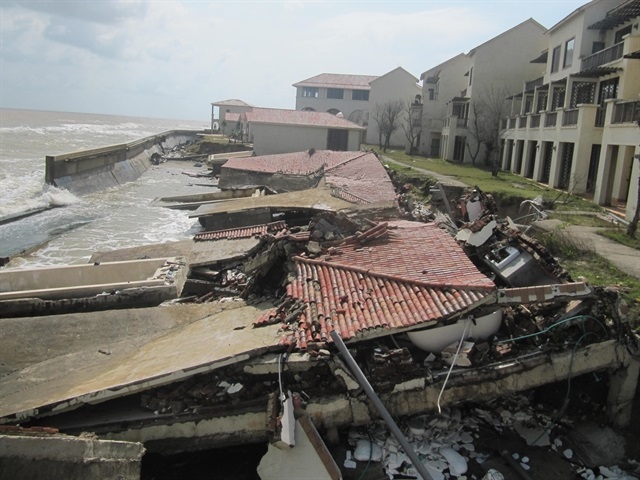 Quang Nam seeks to save Cua Dai Beach from erosion