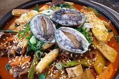 Tẩm bổ cho chồng: Bào ngư 7 triệu/kg, ốc vòi voi 10 triệu/con