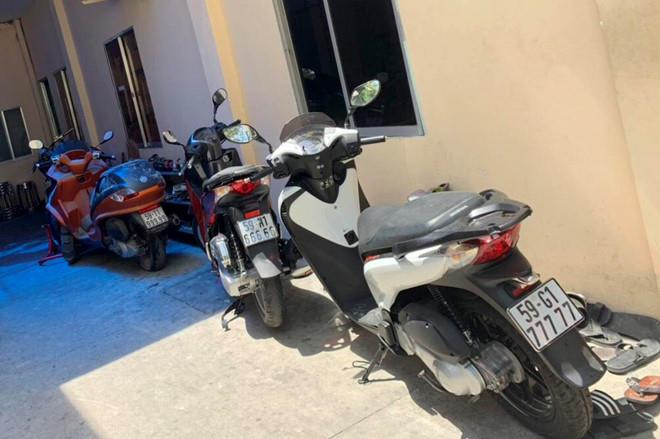 Hành vi cà số khung, lắp biển xe máy giả của Phúc XO bị xử lý thế nào?