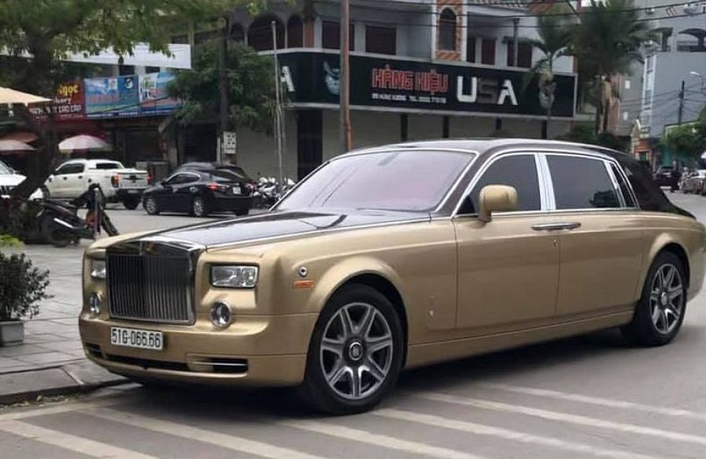 RollsRoyce Phantom VIII thứ 2 về Việt Nam lộ nội thất Bespoke với màu sắc  tương phản diện mạo bên ngoài